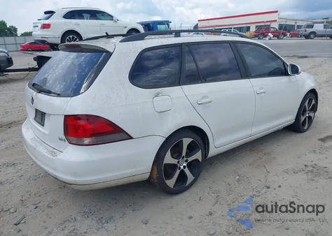 2011 Volkswagen Jetta Sportwagen 2.5L S z USA, uszkodzony, nr VIN 3VWPX7AJ5BM601475